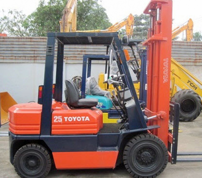 Xe nâng Toyota 5FD25 2T5 (4m)