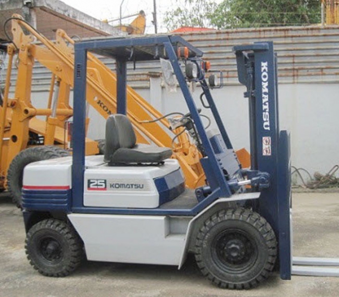 Xe nâng Komatsu FD25H-11 2T5 (3m)