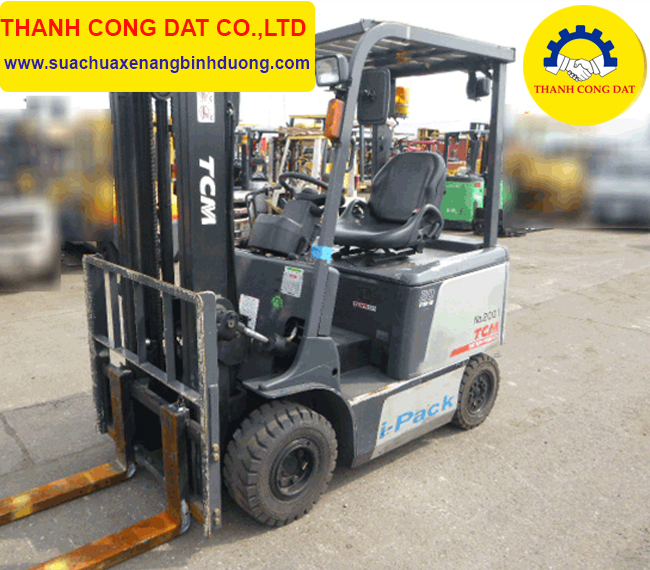 Xe nâng điện ngồi lái TCM FB20-7