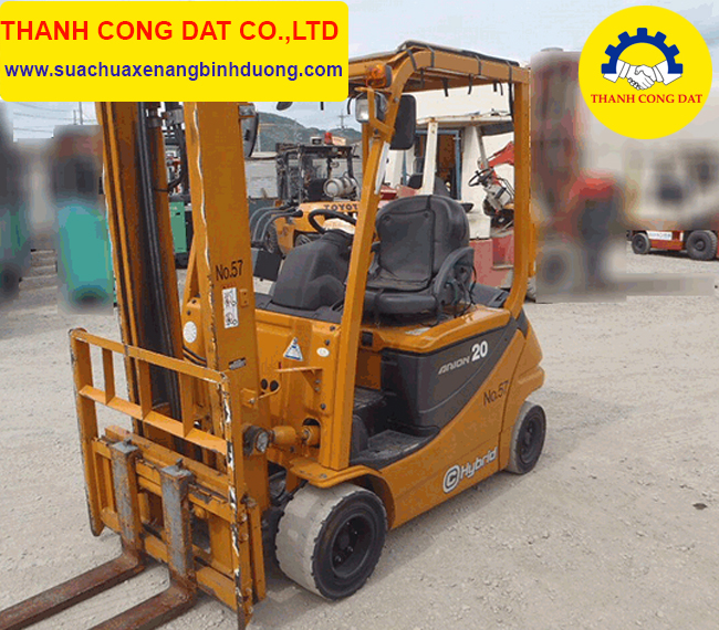 Xe nâng điện ngồi lái KOMATSU FB20AHB-12