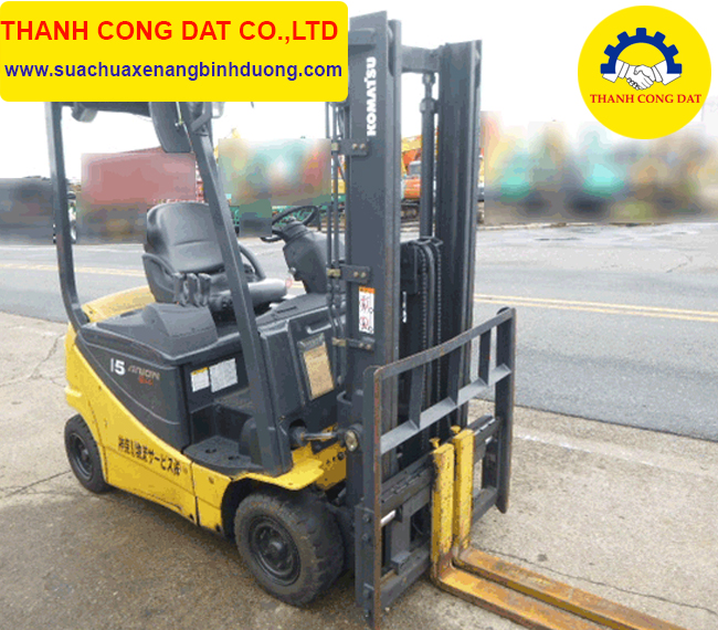 Xe nâng điện ngồi lái KOMATSU FB15-12