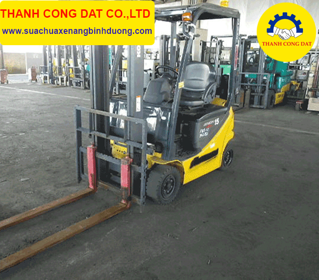 Xe nâng điện ngồi lái KOMATSU FB15-12